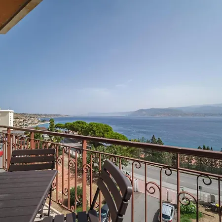 Apartment Sullo Stretto